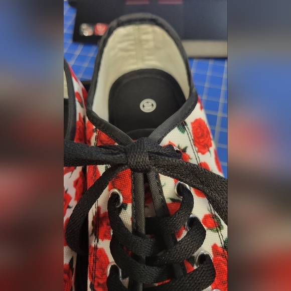 Floral Rose Canvas Sneakers with Black Accents Size 8 (38) - Picture 11 of 13